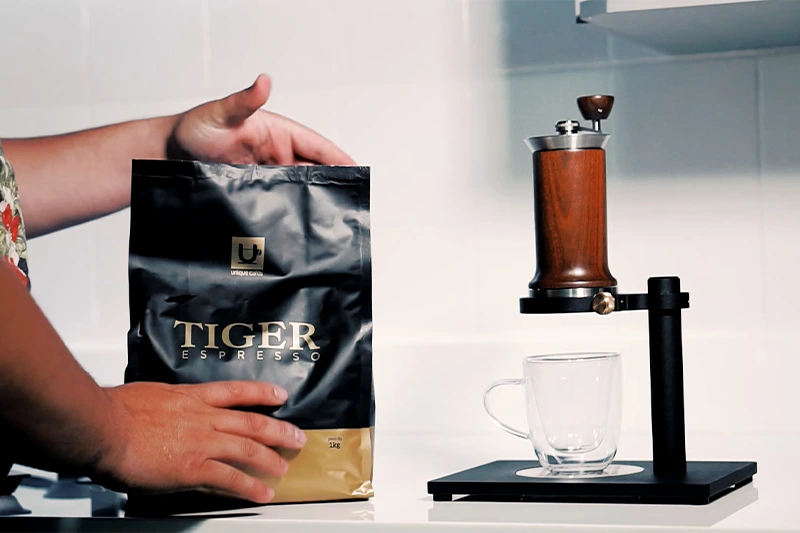 Pacote de Café Tiger e Método de Preparo de Café Espresso