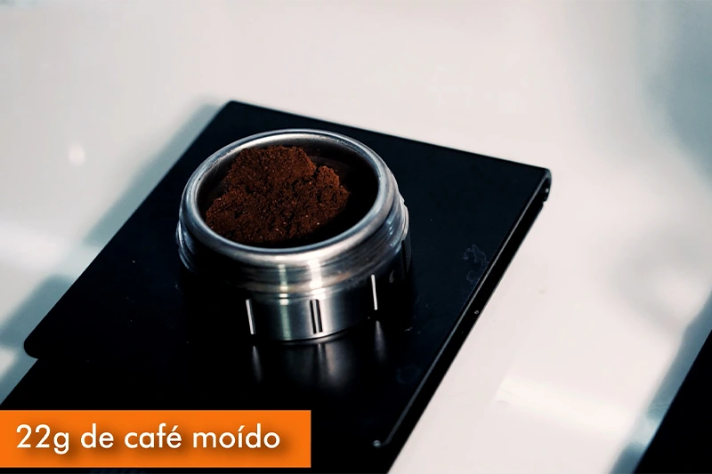 Café Moído no Porta Filtro ARAM