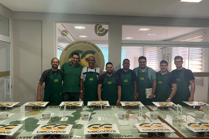 Equipe de Colaboradores de uma Cooperativa de Café