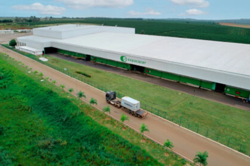 Imagem do alto do armazém da Expocaccer